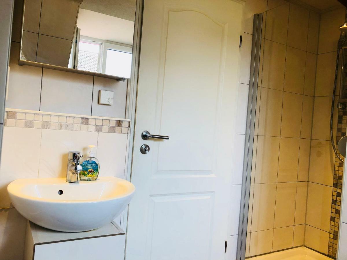 Sonnige 2-zi-wohnung Nähe Stadtmitte Und Messe Apartment